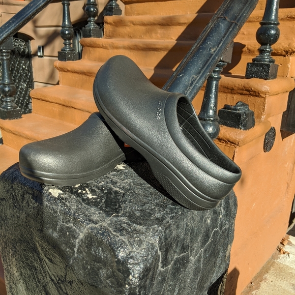 Crocs - Picture 3 of 16